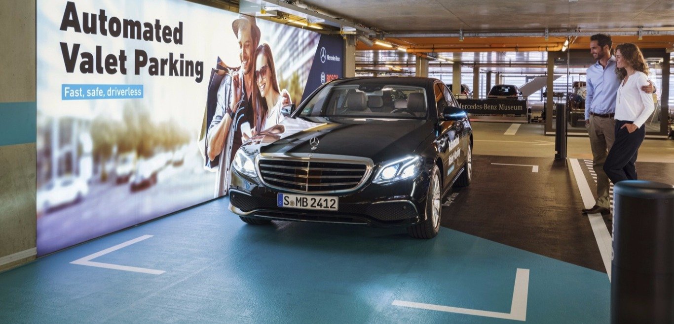 Bosch e Daimler apresentam estacionamento sem condutor