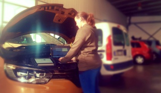 Berja inaugura uma oficina automóvel de vanguarda dirigida por uma empreendedora