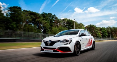 O "série" mais potente da Renault