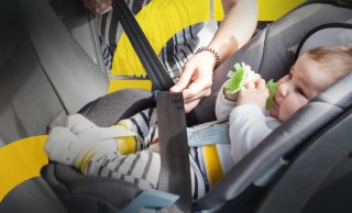 Metade das famílias transporta as crianças no carro de forma incorrecta