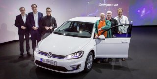 Volkswagen atinge 100 mil unidades vendidas do Golf elétrico