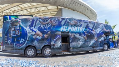 F. C. Porto apresenta novo autocarro