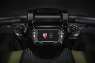 Ducati apresenta a Diavel 1260 Lamborghini